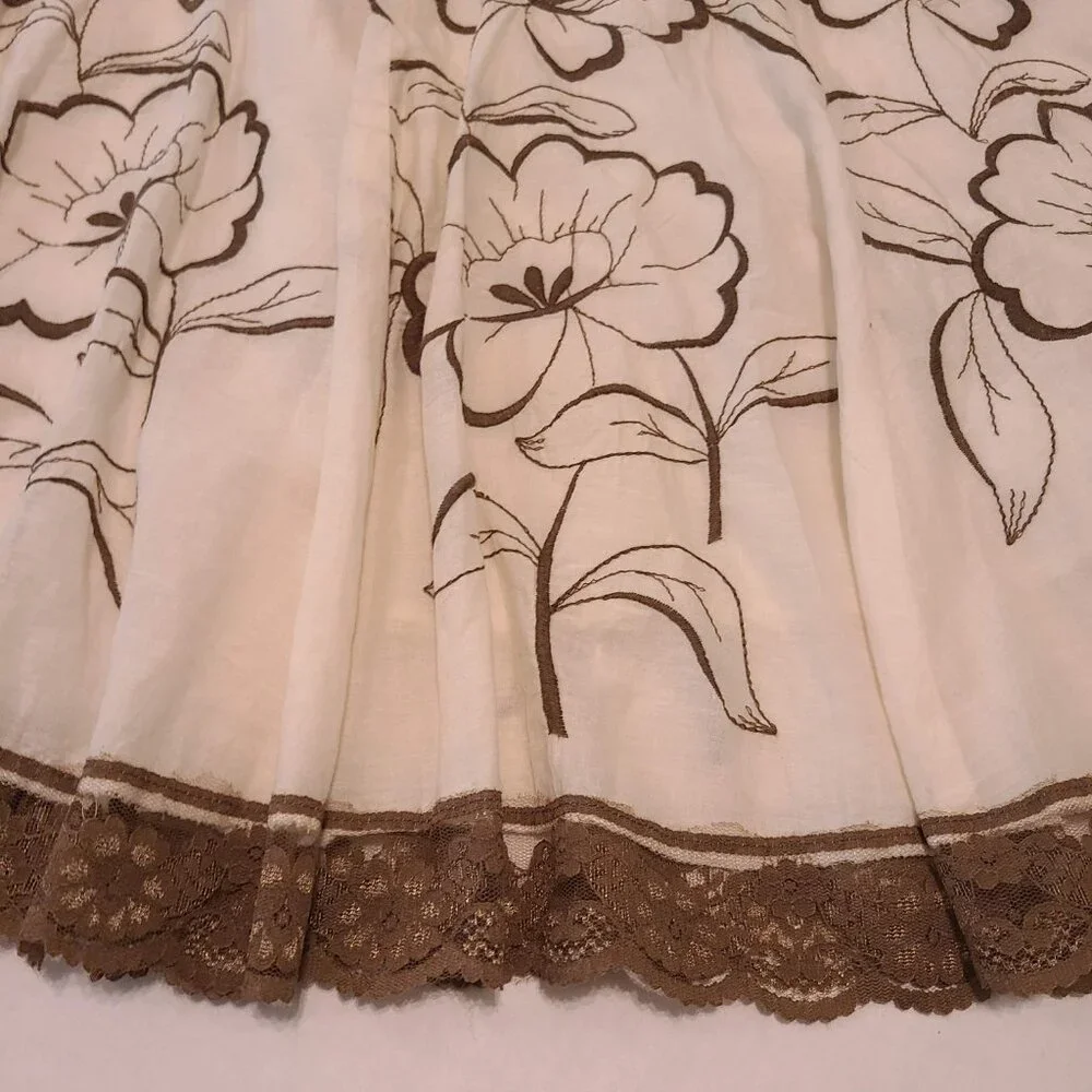 Vintage-Inspired Floral Embroidered Midi Skirt - Picture 5 of 11